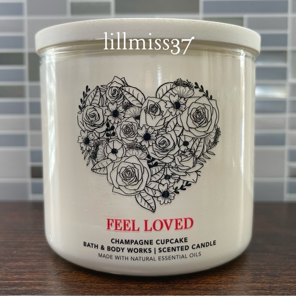 FEEL LOVED CHAMPAGNE CUPCAKE BRAND NEW BATH & BODY WORKS 3 WICK CANDLE - Picture 3 of 6